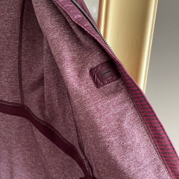 Lululemon Rebel Runner Vest - Picture 4 of 10